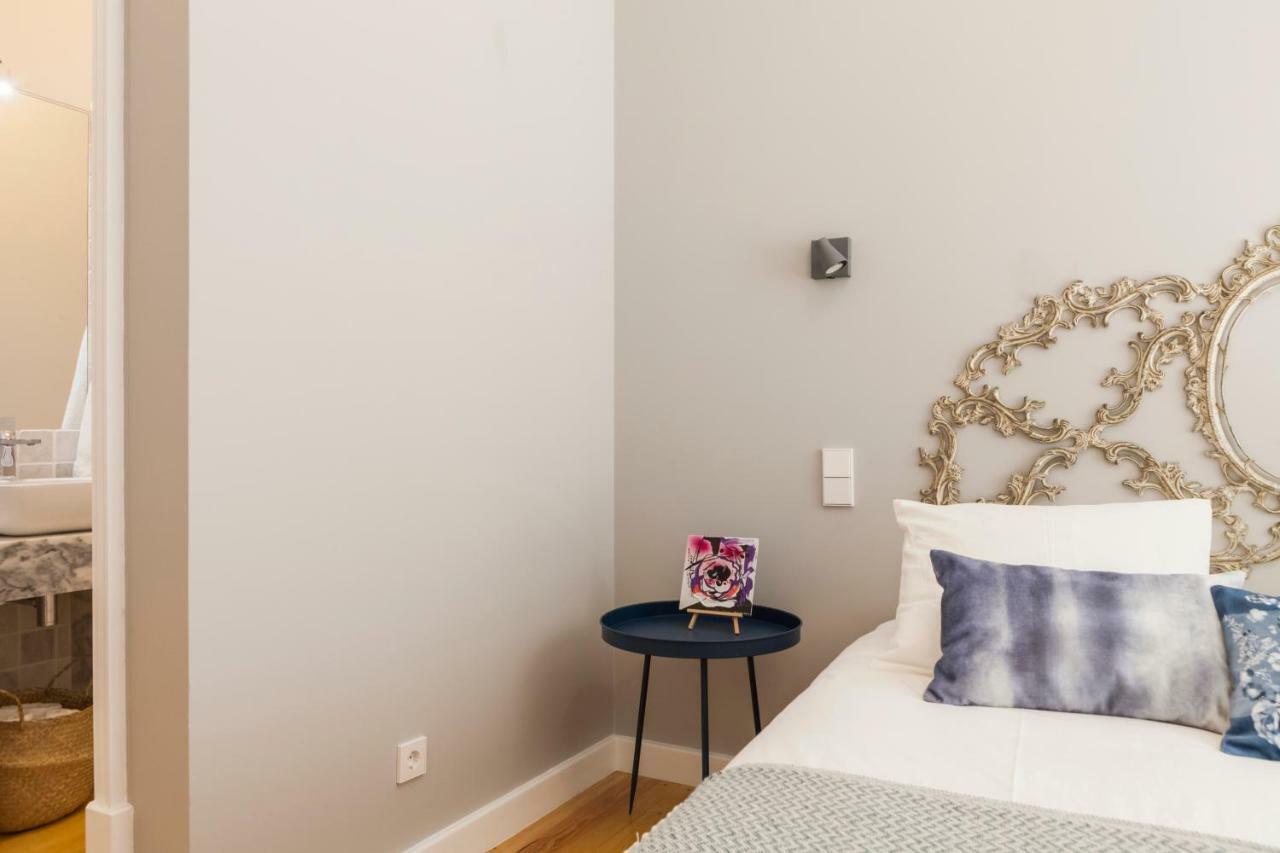 Breath-taking River & View Stunning 3 Bedrooms & 3 Bathrooms With Ac Alfama Castle District 1st Floor * Lisboa