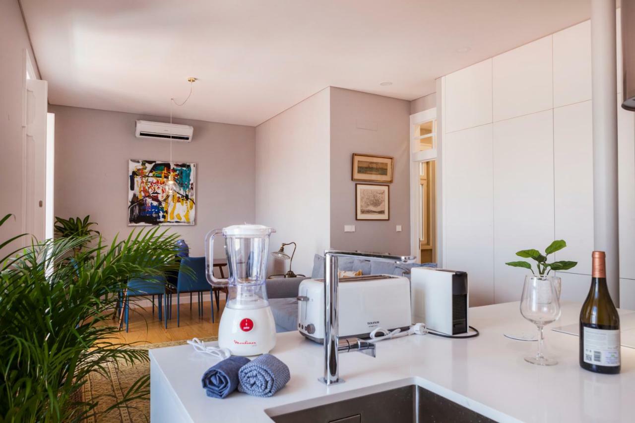 Breath-taking River & View Stunning 3 Bedrooms & 3 Bathrooms With Ac Alfama Castle District 1st Floor Lisboa